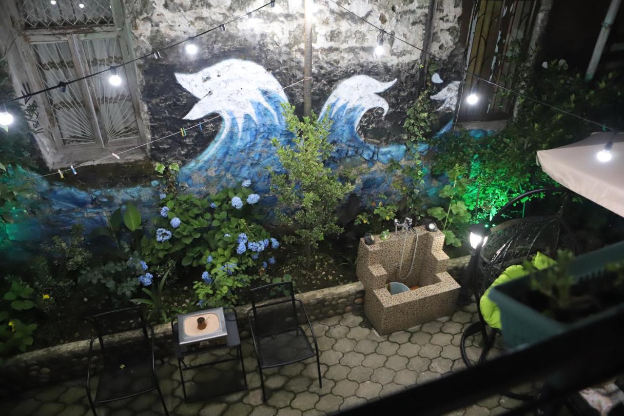 Hotel Black Sea House バトゥーミ エクステリア 写真