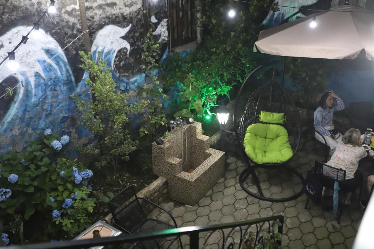Hotel Black Sea House バトゥーミ エクステリア 写真