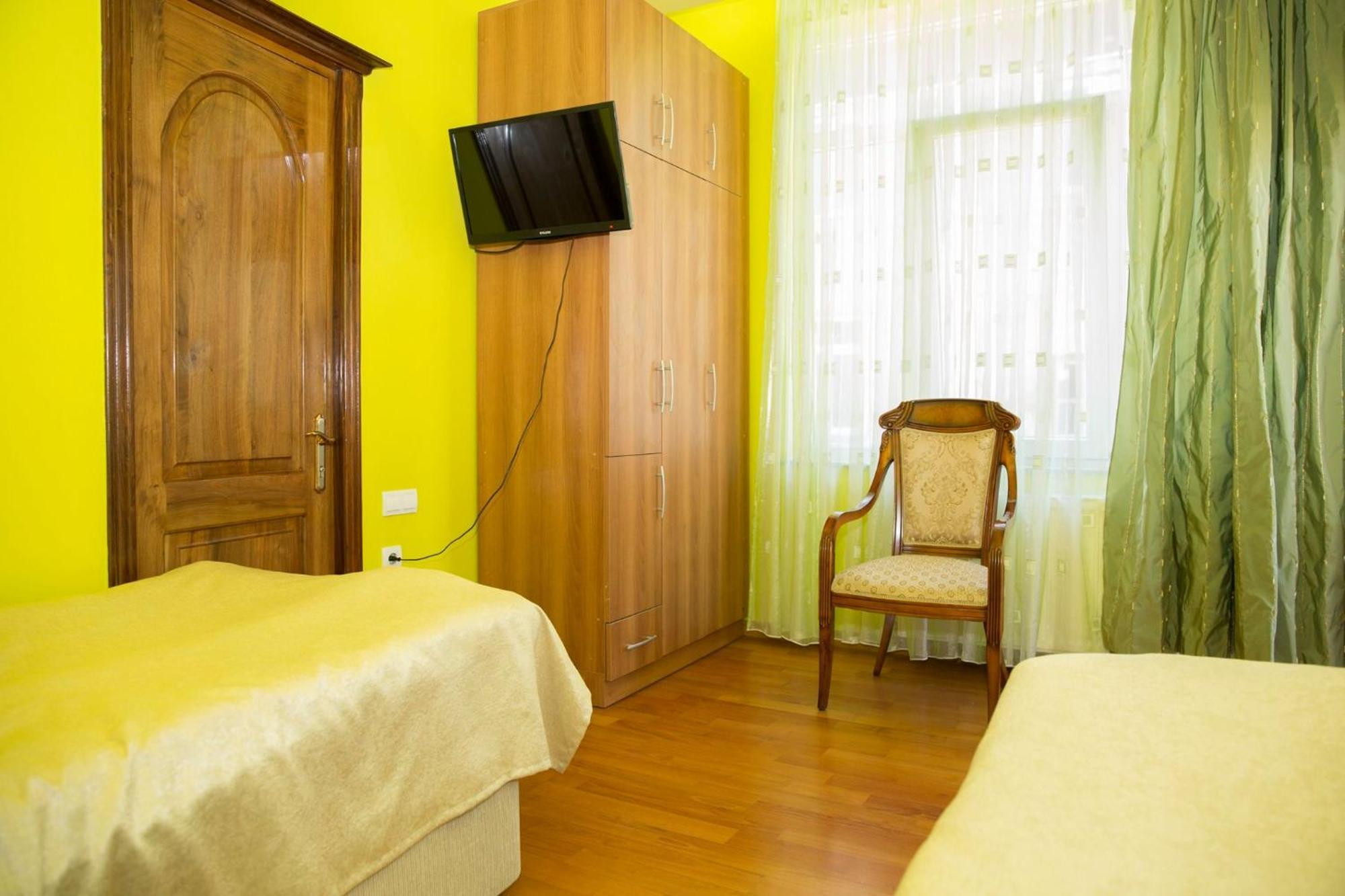 Hotel Black Sea House バトゥーミ エクステリア 写真