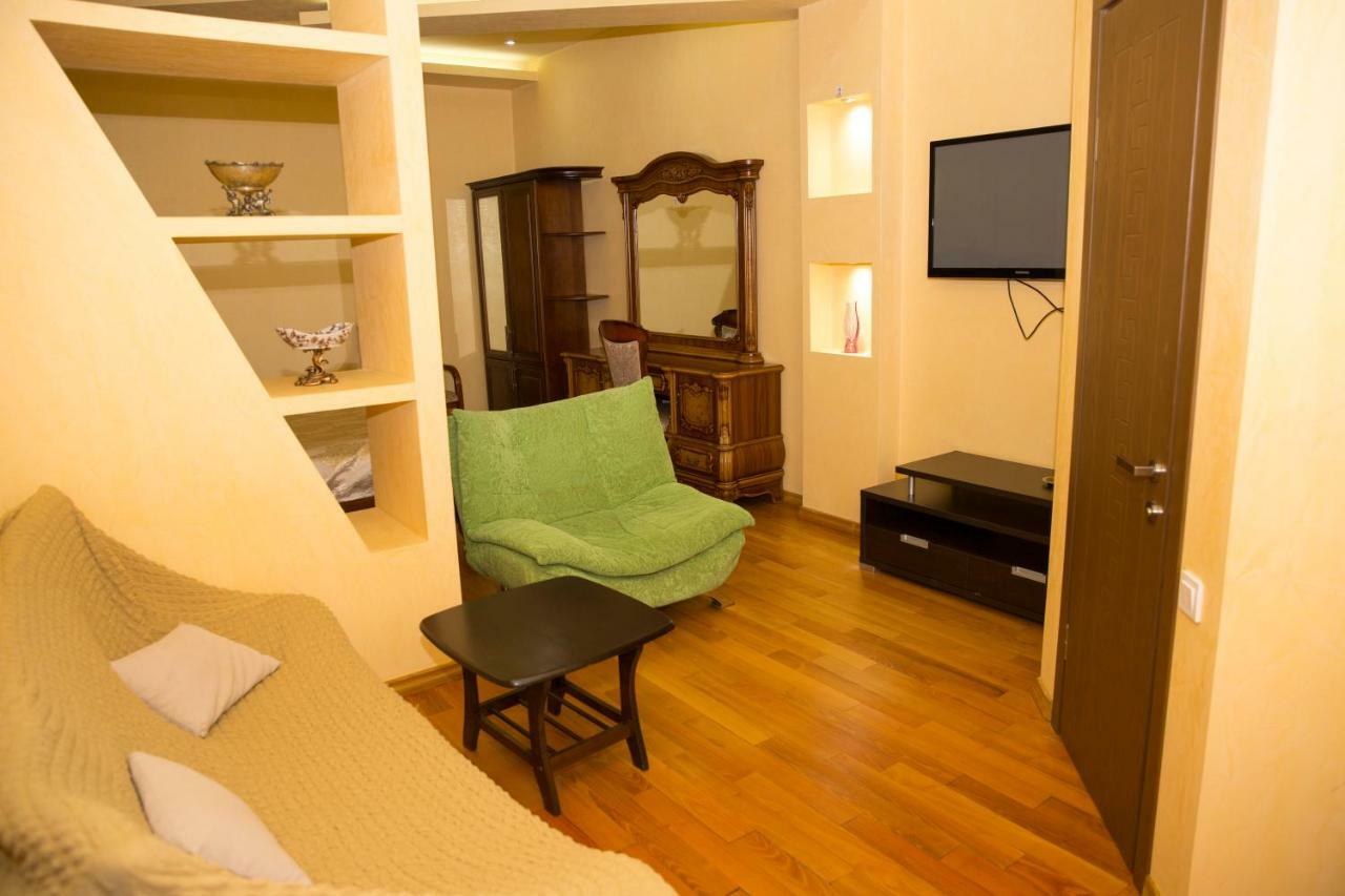 Hotel Black Sea House バトゥーミ エクステリア 写真